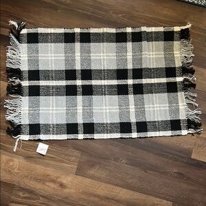 NEW! Large Cottage Farmhouse Black Gray  & White Plaid Rug with Fringe 36” x 24”